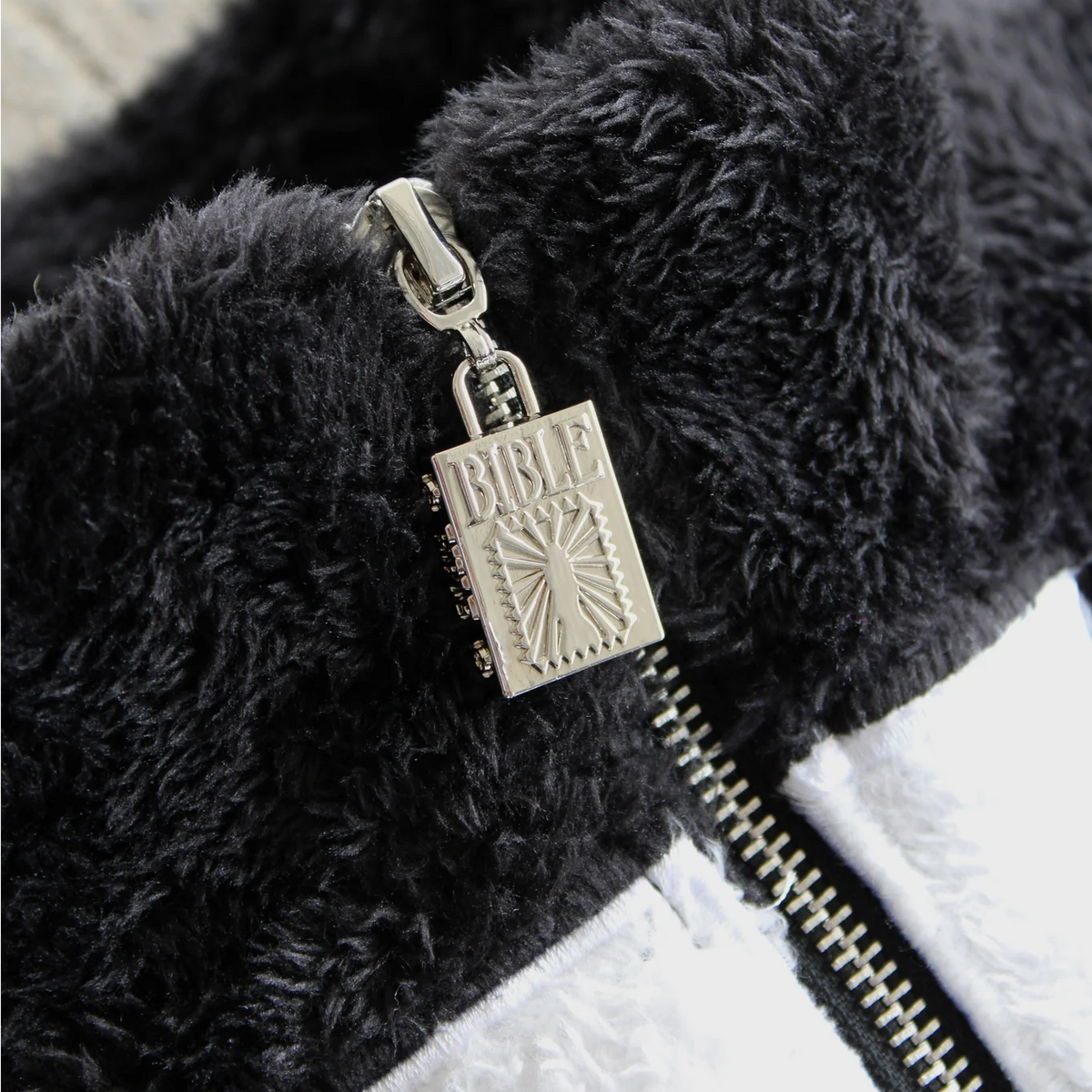 KUMA SHERPA JACKET | ONE PIECE